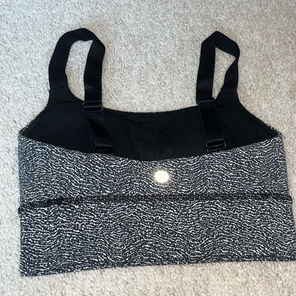 Lululemon Sports Bra - white and black - size 2 - Picture 2 of 2